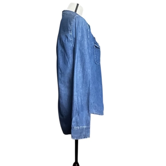 Hollister Women’s Chambray Denim Button-Up Shirt – Size S - Picture 4 of 5